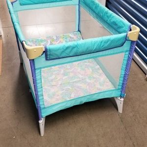 Graco play and go playpen